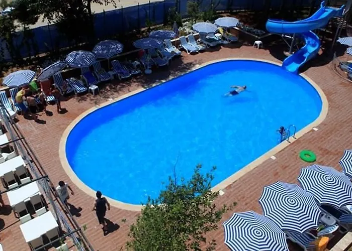 Aperion Beach Kızılot