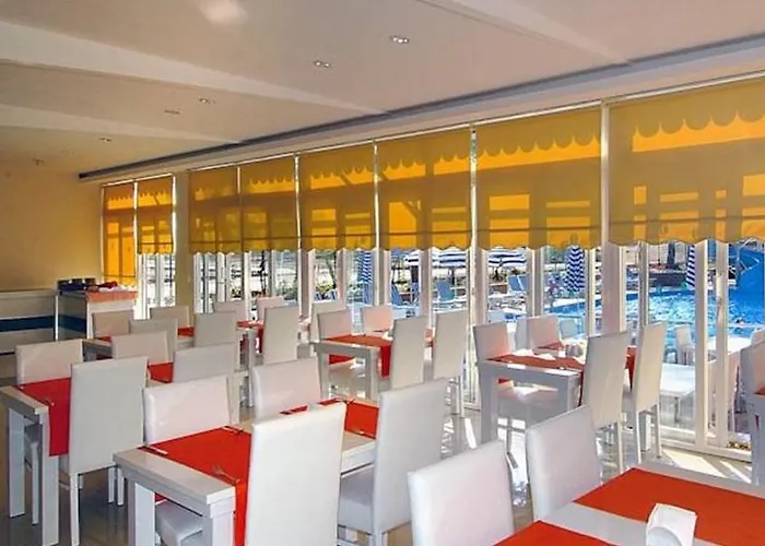 호텔 Aperion Beach 3*