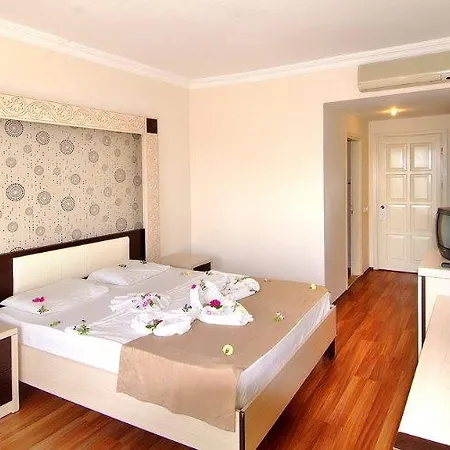 Aperion Beach 3* Kızılot
